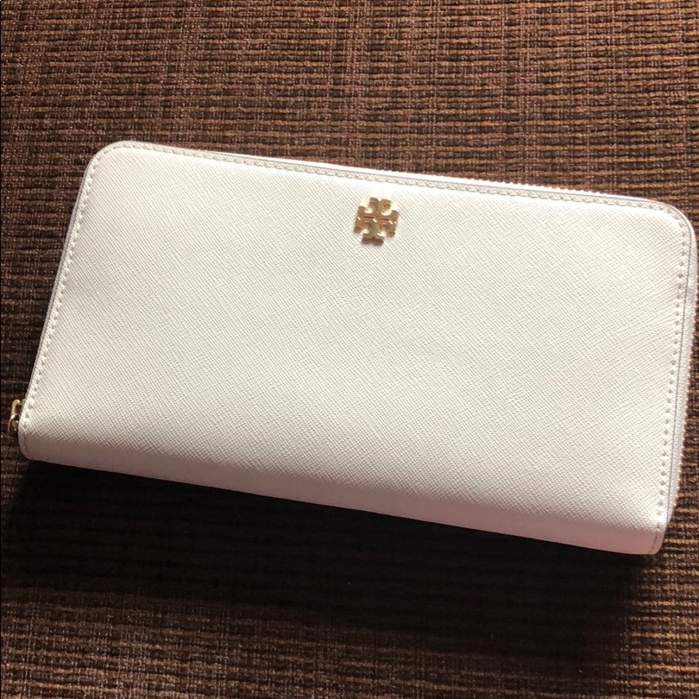 Tory Burch wallet